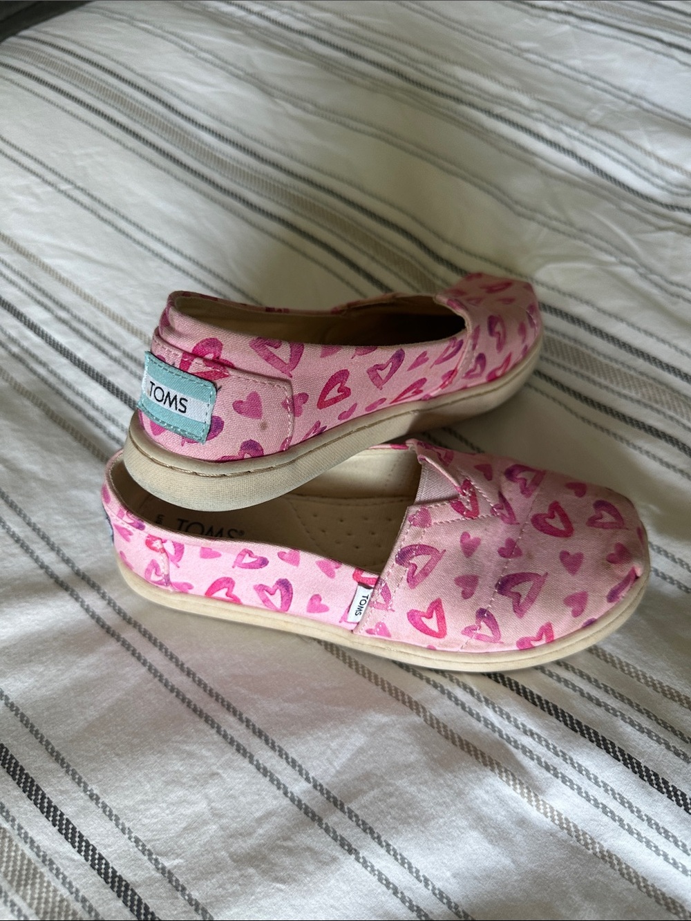 Toms Pink Heart Print Kids Slip-Ons